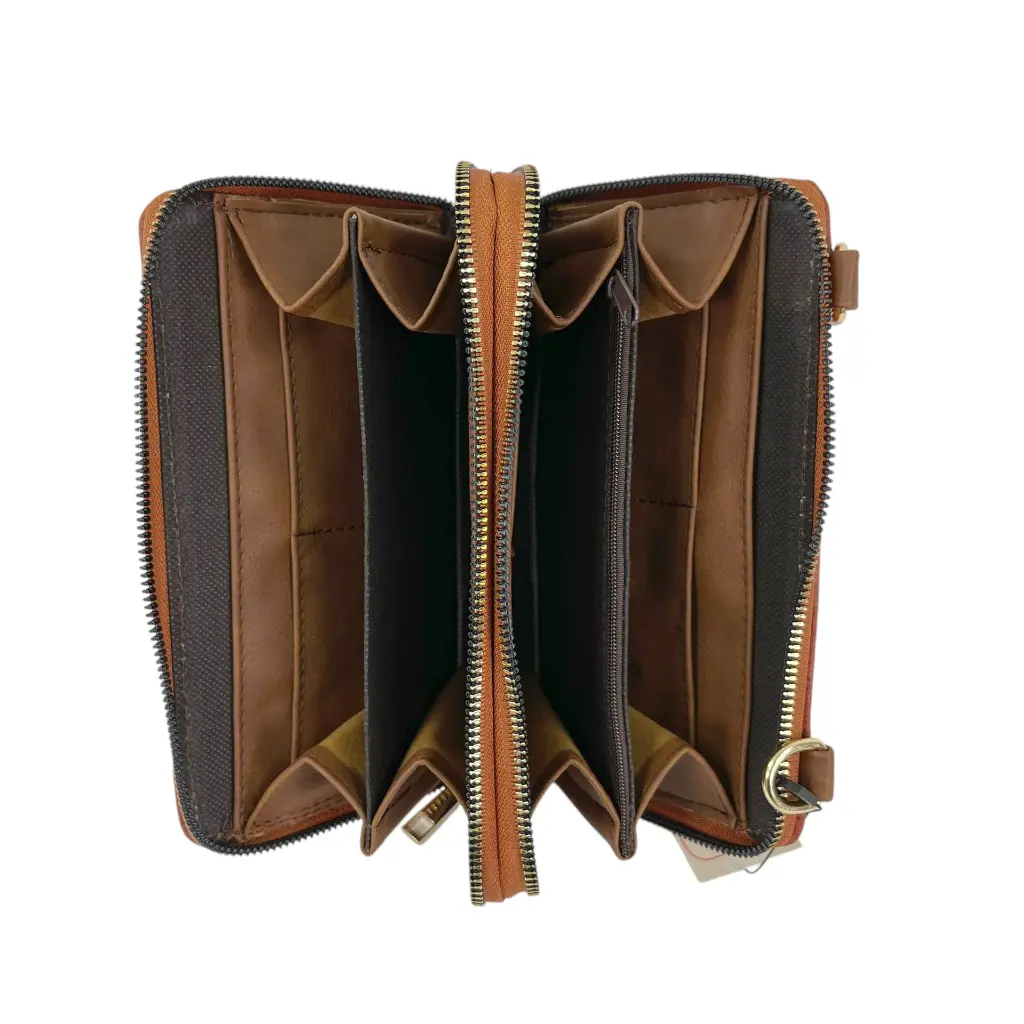 C22LULPGLAD (2).webp