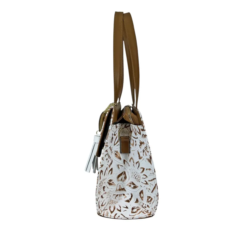 B6LUCGMBLOS (4).webp